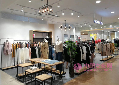 現在開服裝店還能賺錢嗎？機遇與挑戰(zhàn)并存